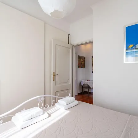 Alis Apartment *