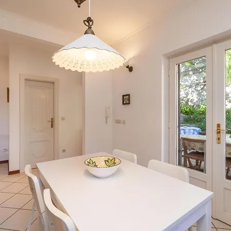 Apartment Alis *